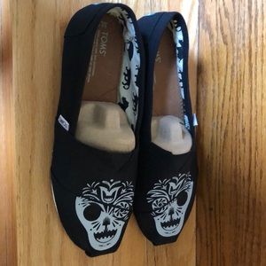 Toms Classics - Artist Series - NWT